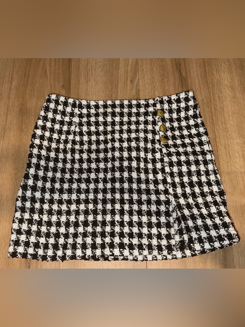 Black and White Houndstooth Mini Skirt with Accent Buttons